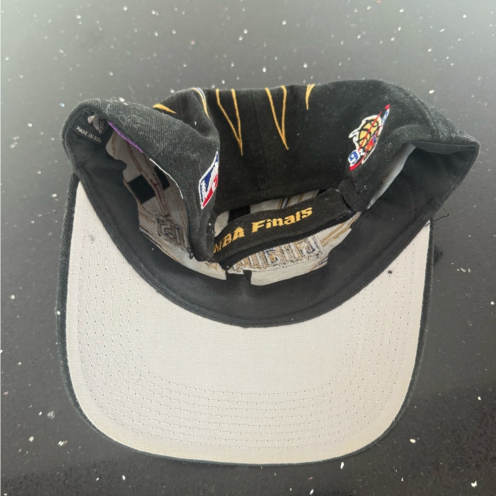 Vintage *Rare Chicago Bulls 6X NBA Champions Black Hat - Picture 4 of 5